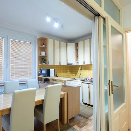 アパート In The Center